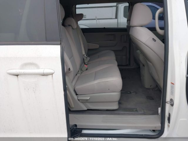 KNDMB5C13G6084397 KIA SEDONA LX