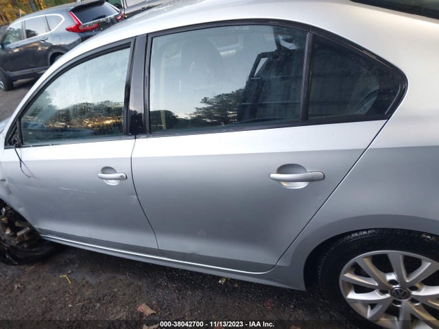 3VWD17AJ1FM225108 Volkswagen Jetta Sedan 1.8t Se
