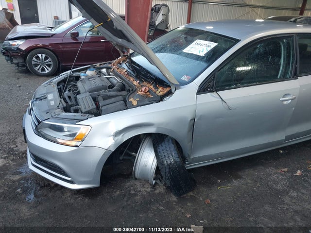 3VWD17AJ1FM225108 Volkswagen Jetta Sedan 1.8t Se