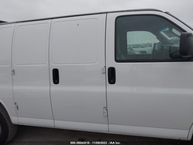Chevrolet EXPRESS CARGO VAN 2019 1GCWGAFG7K1184947 Image 13
