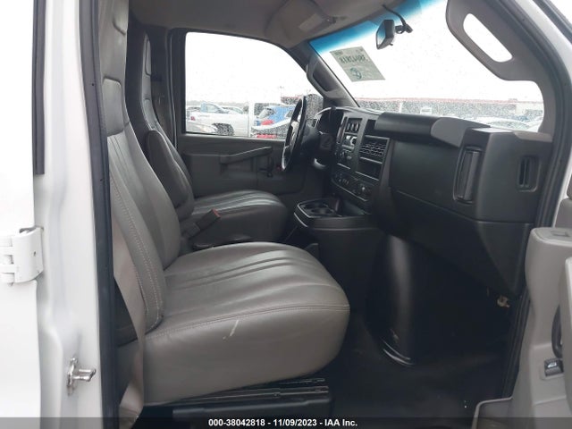 Chevrolet EXPRESS CARGO VAN 2019 1GCWGAFG7K1184947 Image 5