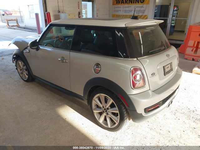 2011 MINI COOPER S S VIN: WMWSV3C53BTY25029