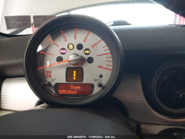 2011 MINI COOPER S S VIN: WMWSV3C53BTY25029