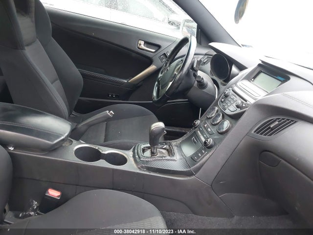 2015 HYUNDAI GENESIS 3.8 BASE VIN: KMHHU6KJXFU123480