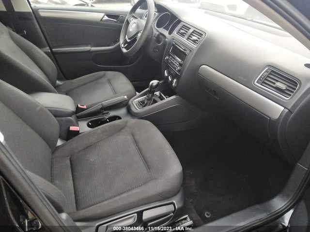 3VWD17AJ8FM319986 Volkswagen Jetta Sedan 1.8t Se