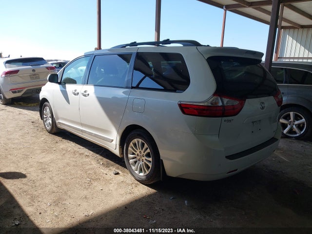 2017 TOYOTA SIENNA XLE 8 PASSENGER VIN: 5TDYZ3DC5HS782447