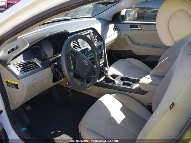 Продажа на аукционе авто 2017 Hyundai Sonata Se, vin: 5NPE24AF7HH562986, номер лота: 38043486