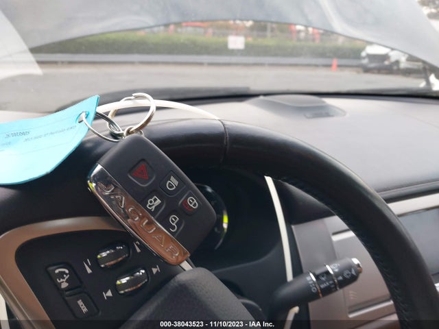 2015 JAGUAR XF SAJWJ0FF8F8U76611 Photo 10