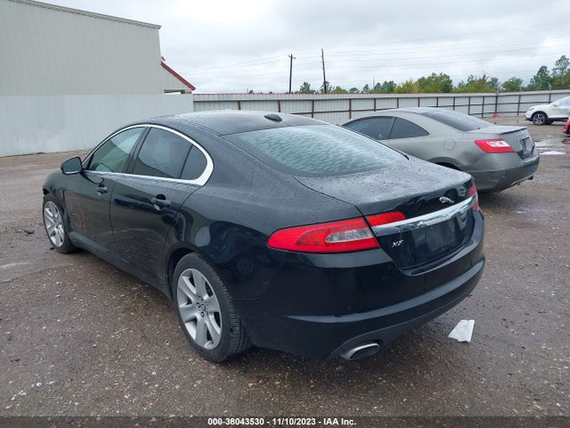 2010 JAGUAR XF SAJWA0FA9AHR56119 Photo 2