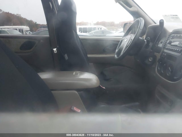 2001 FORD ESCAPE XLT VIN: 1FMYU04191KA90535