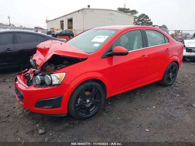 Chevrolet Sonic Lt Auto 2015 1G1JC5SH1F4218017 Image 2