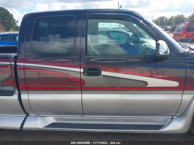 2000 CHEVROLET SILVERADO 1500 LS VIN: 2GCEC19T0Y1231951