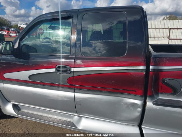 2000 CHEVROLET SILVERADO 1500 LS VIN: 2GCEC19T0Y1231951