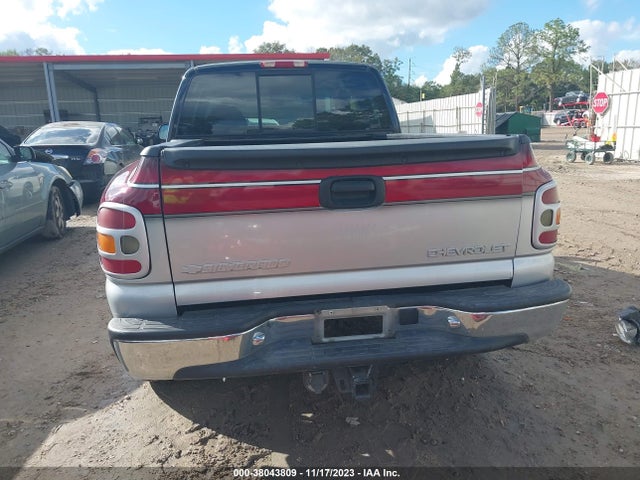 2000 CHEVROLET SILVERADO 1500 LS VIN: 2GCEC19T0Y1231951