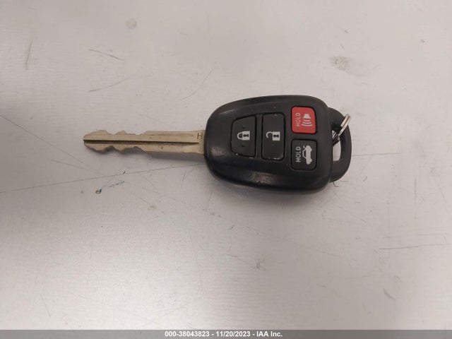 2015 TOYOTA COROLLA LE VIN: 2T1BURHE4FC416746