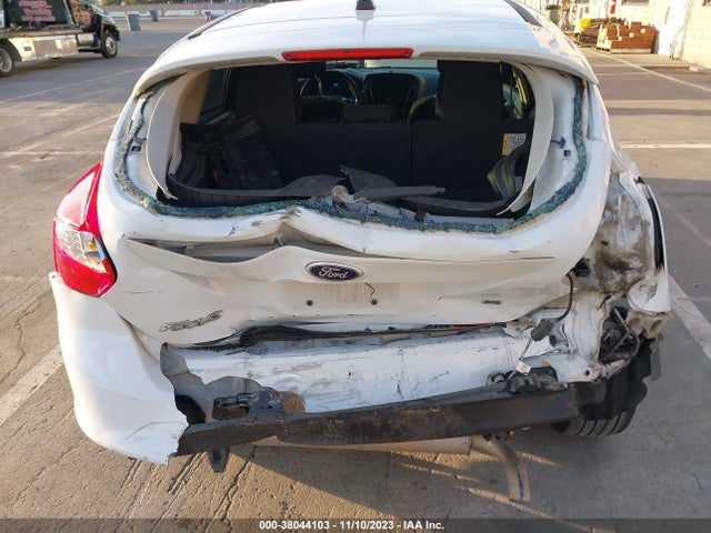 2013 FORD FOCUS SE VIN: 1FADP3K20DL237188