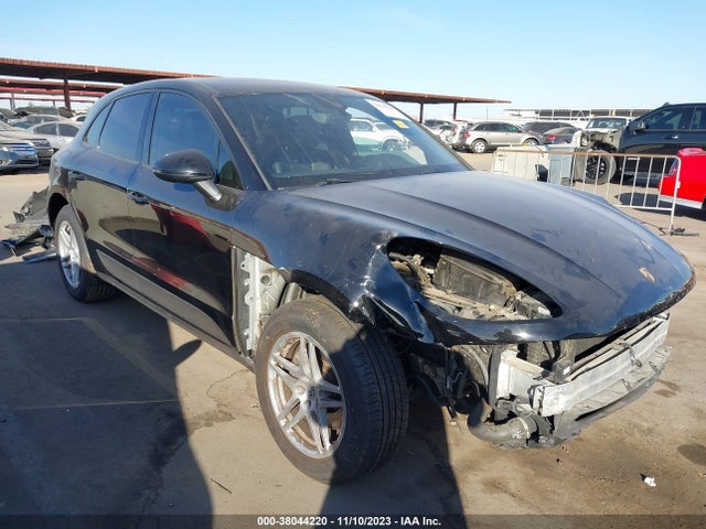 2018 PORSCHE MACAN WP1AA2A59JLB05206 Photo 0