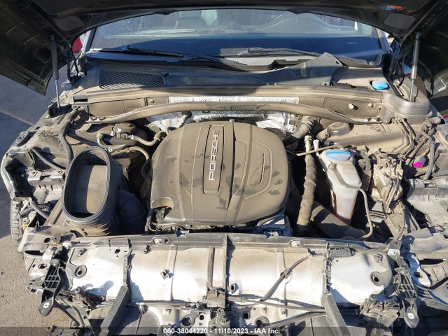2018 PORSCHE MACAN WP1AA2A59JLB05206 Photo 9