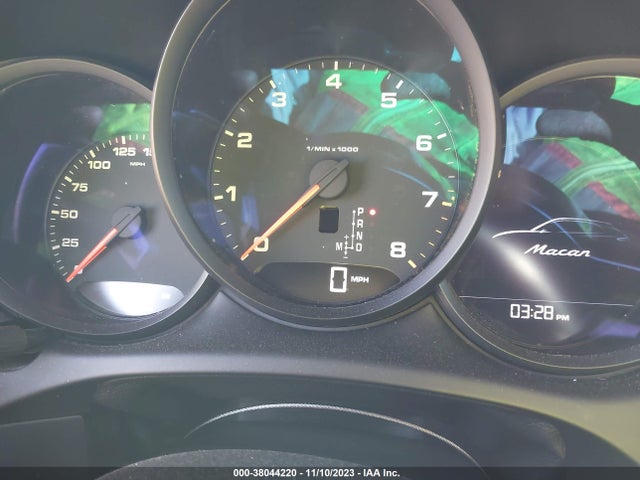 2018 PORSCHE MACAN WP1AA2A59JLB05206 Photo 6