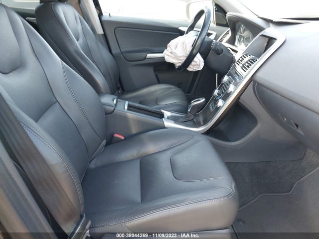 2016 VOLVO XC60 T5 DRIVE-E PREMIER VIN: YV440MDKXG2830789