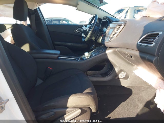 Chrysler 200 Limited 2015 1C3CCCAB4FN674903 Image 5
