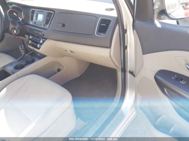 KNDMB5C13G6162726 KIA SEDONA LX