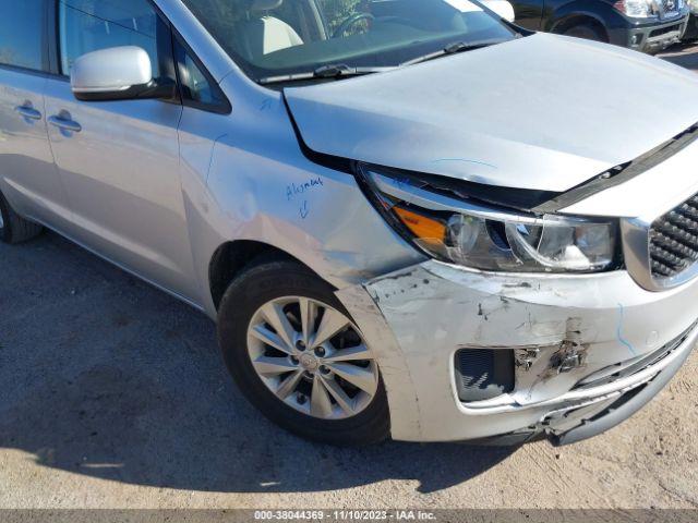 KNDMB5C13G6162726 KIA SEDONA LX