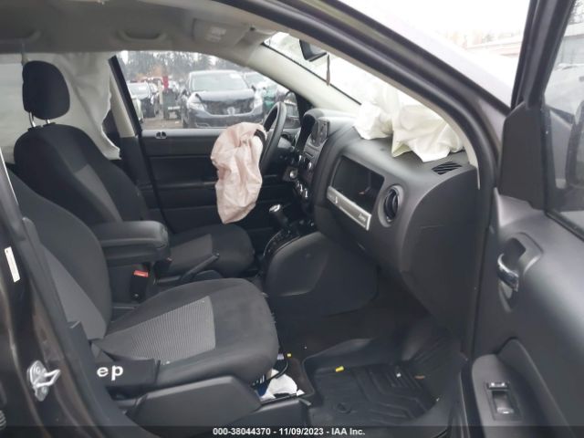 1C4NJCBA8GD641720 Jeep Compass Sport