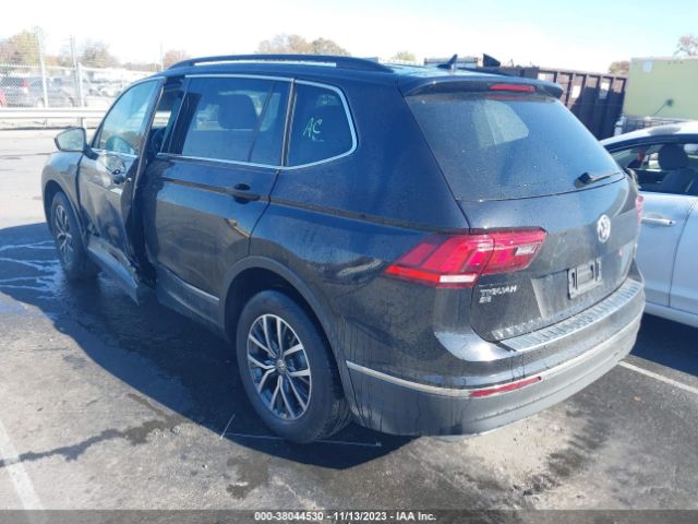 2020 VOLKSWAGEN TIGUAN 3VV3B7AX3LM037090 Photo 2