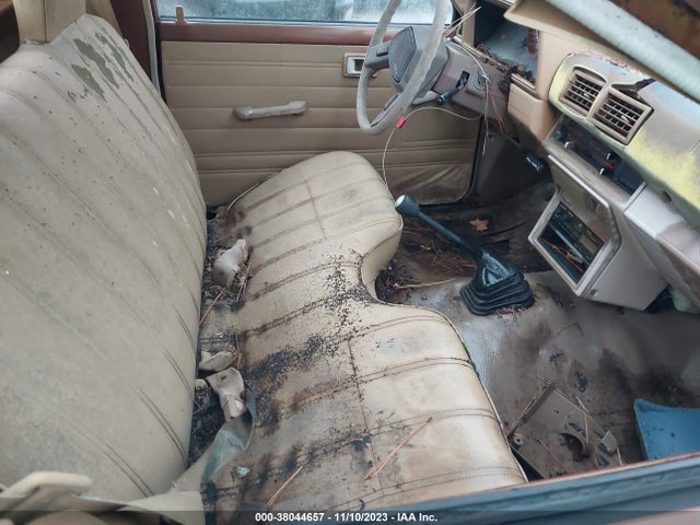 1988 TOYOTA PICKUP 1/2 TON RN50 VIN: JT4RN50R1J5124772