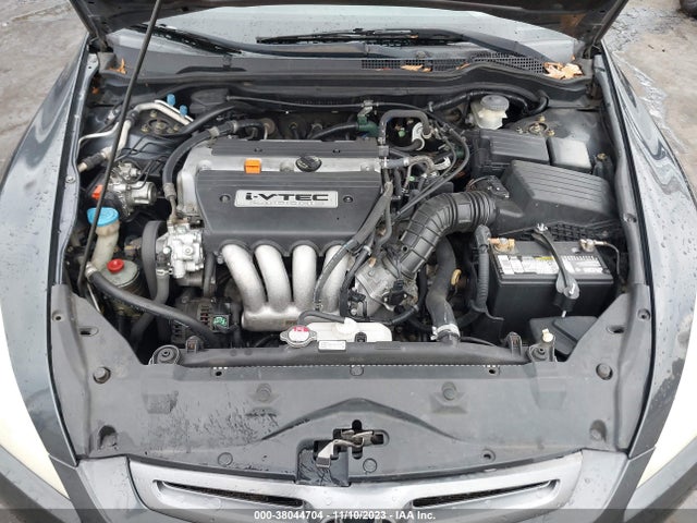 2005 HONDA ACCORD 2.4 LX VIN: 1HGCM56405A195027