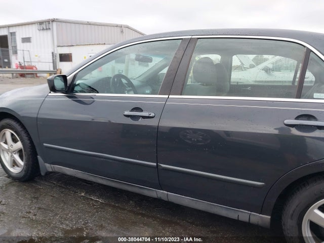 2005 HONDA ACCORD 2.4 LX VIN: 1HGCM56405A195027