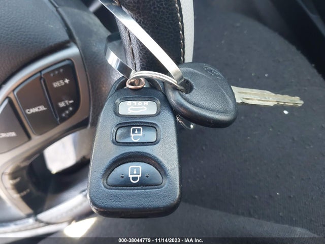 2015 HYUNDAI ELANTRA SE VIN: 5NPDH4AE1FH555188