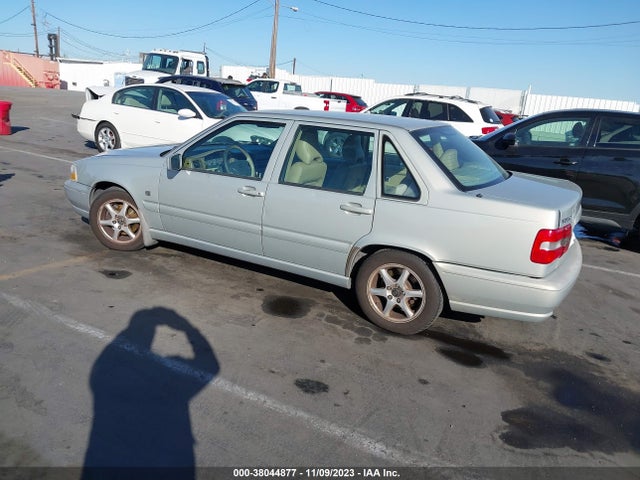 2000 VOLVO S70 VIN: YV1LS61J5Y2652821