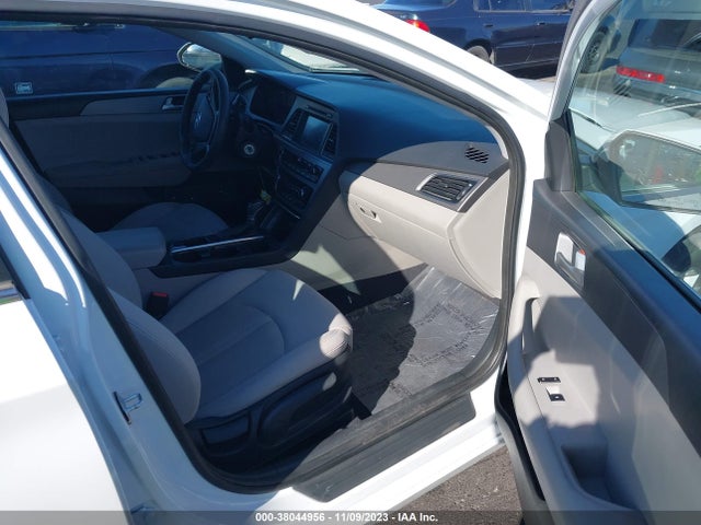 Hyundai SONATA SE 2016 5NPE24AF1GH399590 Image 5