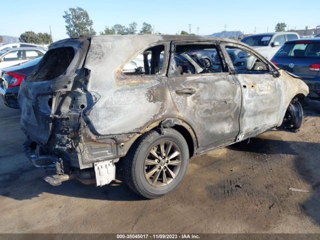 5XYPG4A59KG469242 KIA Sorento 3.3l Lx