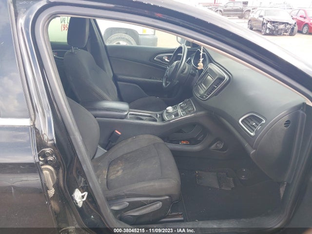 Chrysler 200 Limited 2015 1C3CCCAB4FN684556 Image 5