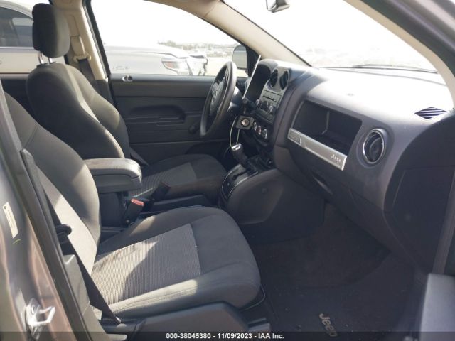 1C4NJCBA7GD547439 Jeep Compass Sport
