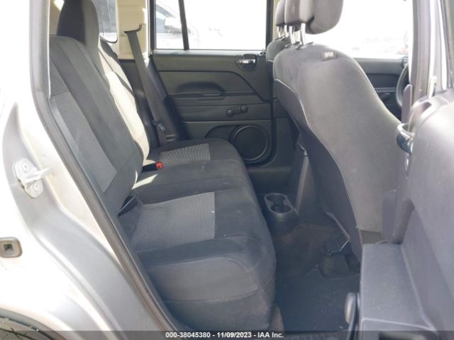 1C4NJCBA7GD547439 Jeep Compass Sport