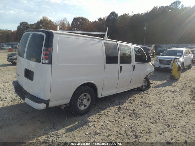 Chevrolet Express 2500 Work Van 2018 1GCWGAFG3J1166539 Image 4