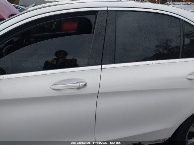 55SWF4KB3FU016586 Mercedes-Benz C 300 Sport 4matic/luxury 4matic/4matic