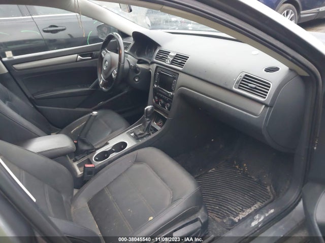 1VWBV7A32FC040225 Volkswagen Passat 2.0l Tdi Se