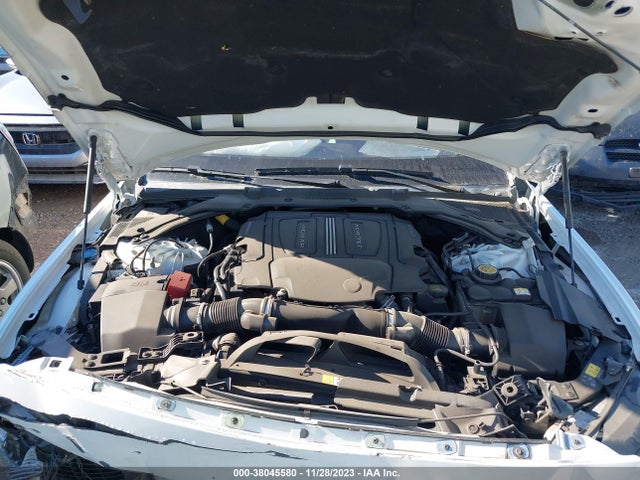 2018 JAGUAR XE SAJAF4EV7JCP25658 Photo 9