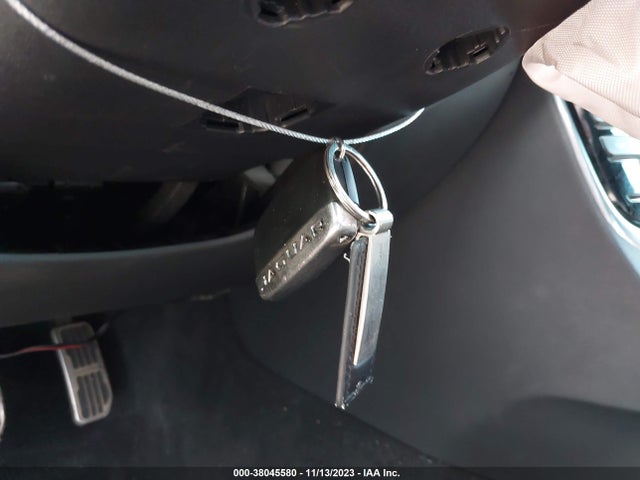 2018 JAGUAR XE SAJAF4EV7JCP25658 Photo 10