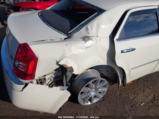 2010 CHRYSLER 300 LIMITED VIN: 2C3CA3CV8AH141497