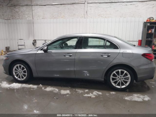 WDD3G4FB5KW029184 Mercedes-Benz A 220 4matic
