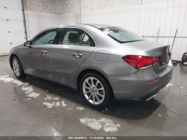 WDD3G4FB5KW029184 Mercedes-Benz A 220 4matic