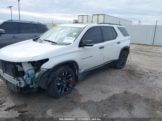 Chevrolet Traverse Premier 2018 1GNERKKW7JJ252856 Image 2