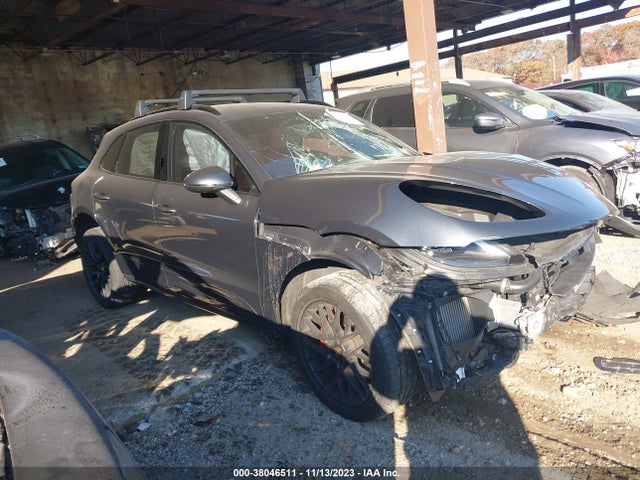 2018 PORSCHE MACAN WP1AG2A55JLB65255 Photo 0