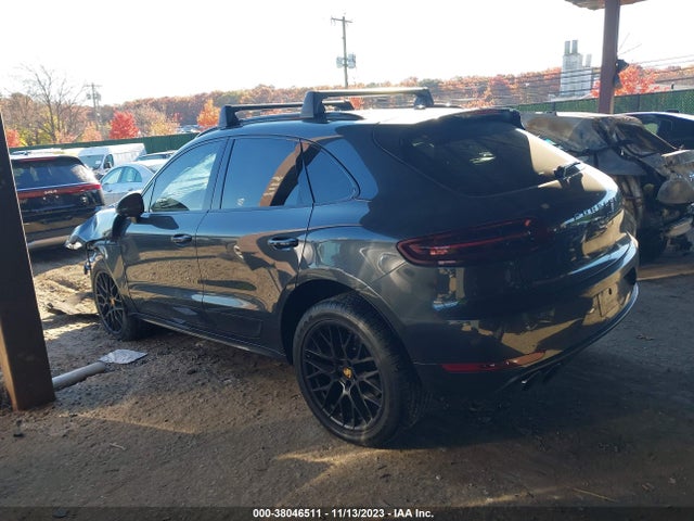 2018 PORSCHE MACAN WP1AG2A55JLB65255 Photo 2
